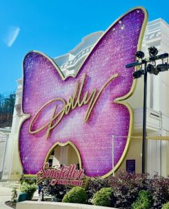 Dolly Parton Experience Dollywood Attraction Show History