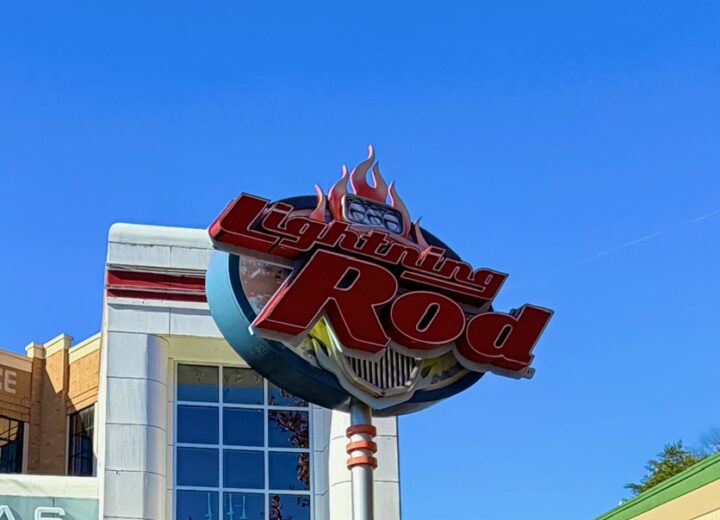 Lightning Rod Wooden Rollercoaster Dollywood Attraction