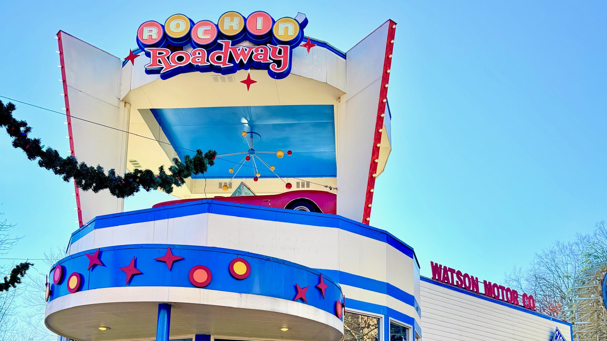 Rockin' Roadway Dollywood Attraction