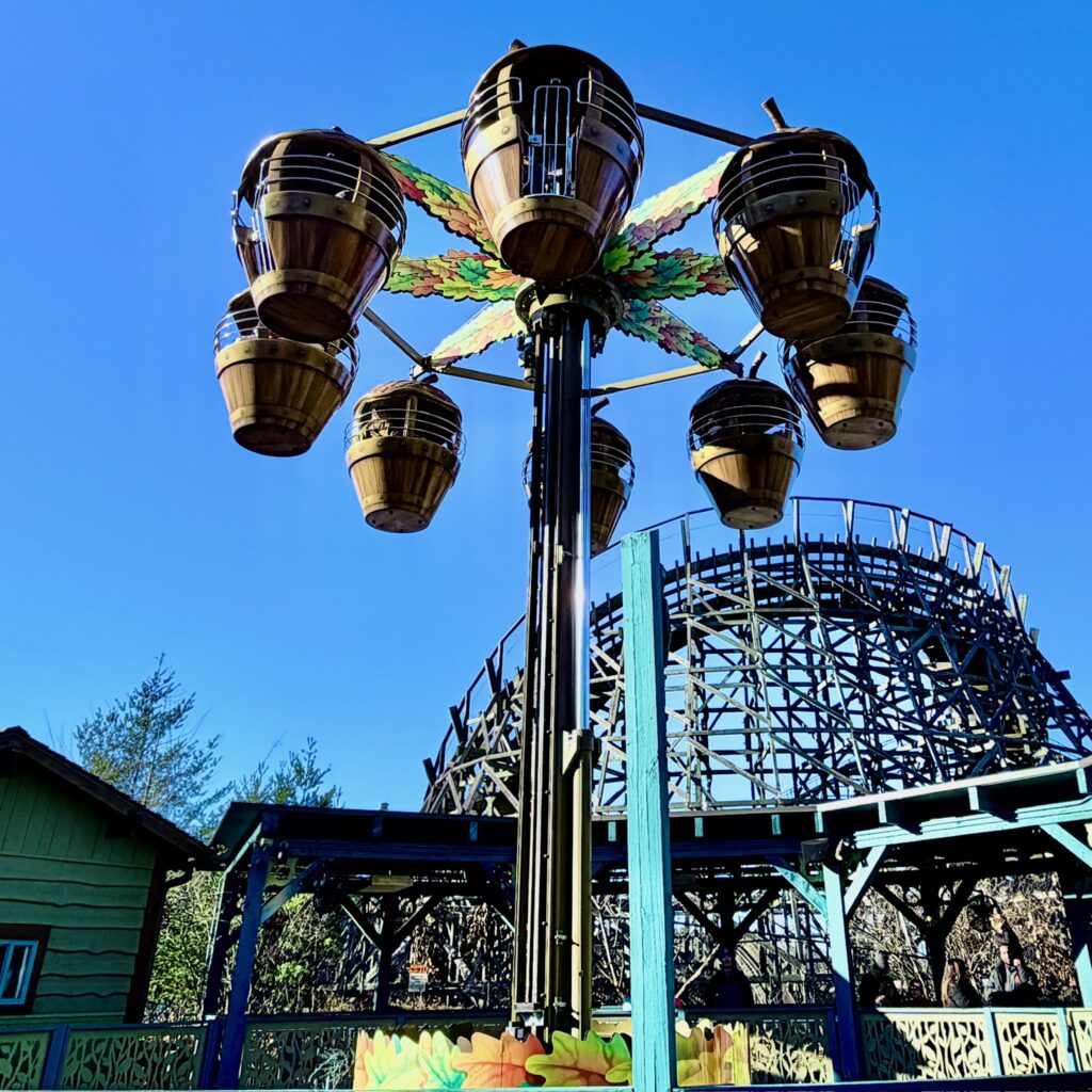 Treetop Tower at Dollywood | Acorn-Themed Family Tower Ride