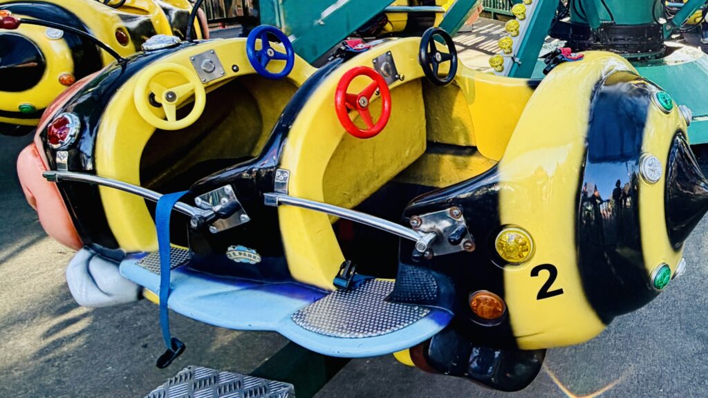 Busy Bees at Dollywood | Fun-Filled Rotating Ride for Children