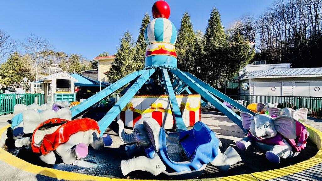 The Amazing Flying Elephants at Dollywood | Family Fun in Country Fair