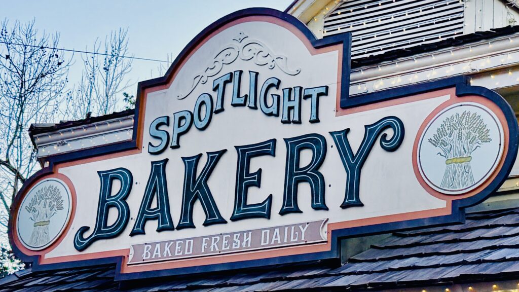 Spotlight Bakery Dollywood Restaurant Baker