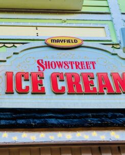Showstreet Ice Cream Dollywood Restaurant