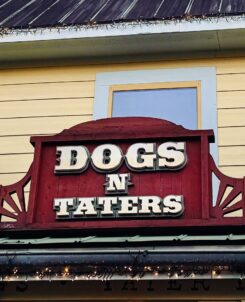 Dog N Taters Dollywood Restaurant