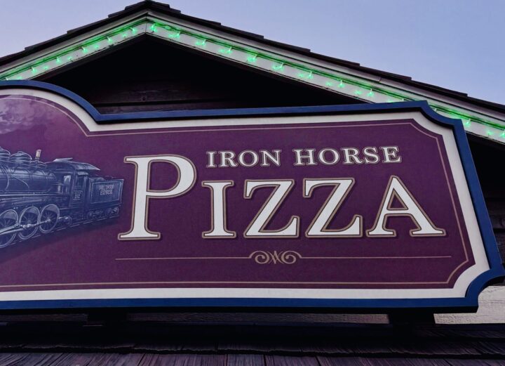 Iron Horse Pizza Dollywood Restaurant