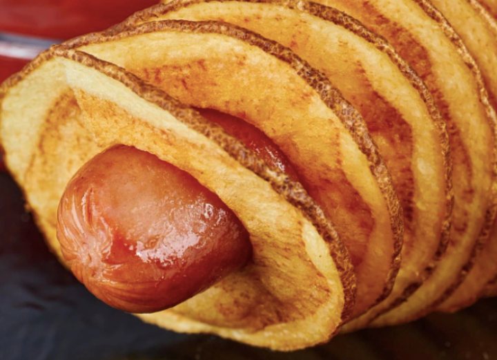 Potato Tornado Dollywood with Hotdog